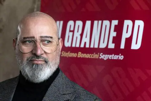 L'ossessione dem per la patrimoniale: ecco le priorità di Bonaccini