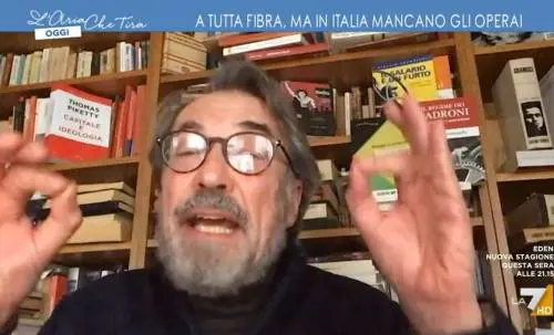 "Imprenditori sfruttatori", "Ma smettila". Scoppia la lite in tv