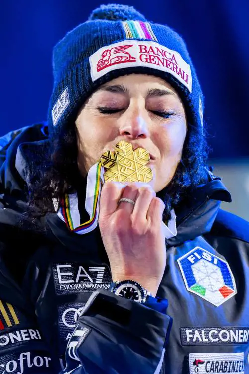 Una Fede mondiale l'ha combinata d'oro per  la sua storia infinita