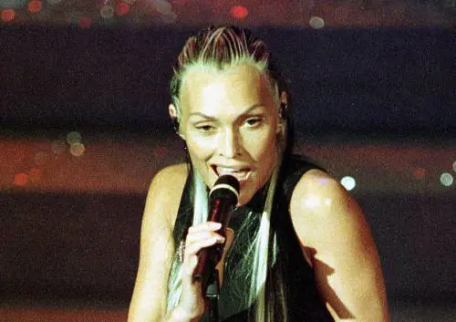 "Non si è presentata". Giallo su Anna Oxa a Sanremo
