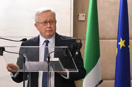 La nera profezia di Tremonti: "Spariranno pensioni e sanità"