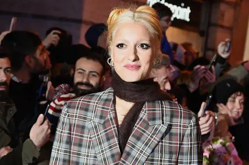 "Canto per le donne. Ma non ho scritto un inno femminista"