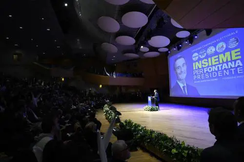 L'esercito dei moderati: sfilano due generazioni tra big e nuove promesse. "La Regione sarà nostra"