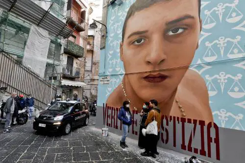 "Togliete quel murale". La sentenza sulla dedica al baby rapinatore