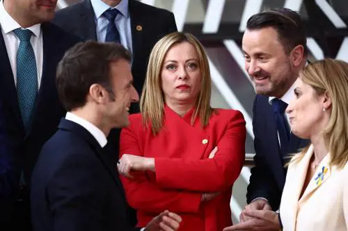 Meloni: "Amato ha elementi su Ustica?". E dalla Francia cala il silenzio
