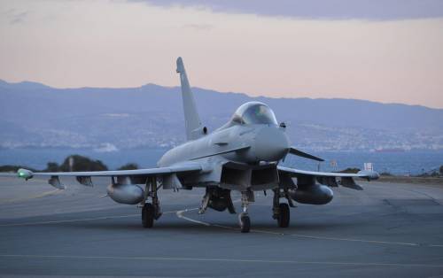 Jet a Kiev, l'Inghilterra indecisa: tutte le opzioni sul tavolo