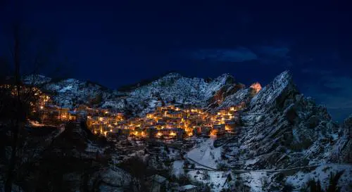 Il carnevale, gli alberi, le leggende: la Basilicata come terra di luce