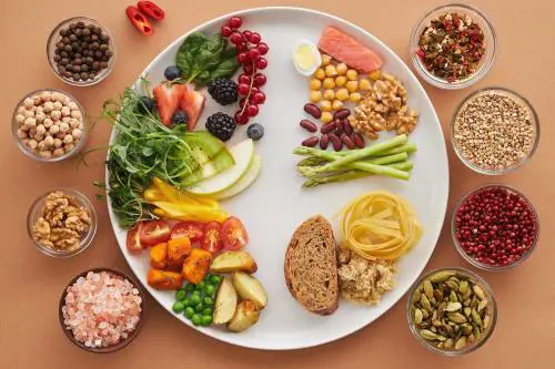 Dieta Mind per gli over: ecco come mantenere il cervello giovane