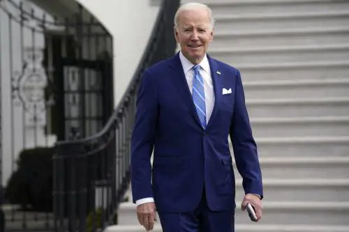 L'America scopre un Biden "populista". E Trump torna su Facebook e Instagram
