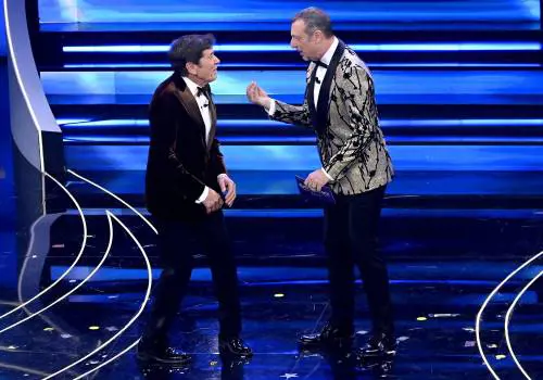 Sanremo 2023: sex toys, inni alla droga, polemiche. Cosa è successo nella serata dei duetti