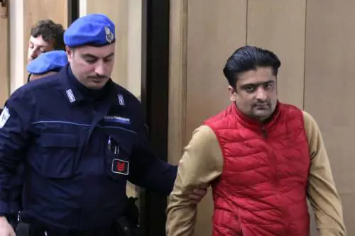 "Saman temeva di essere registrata". Lo zio Danish punta il dito sul nipote