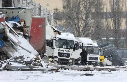 Razzi su Kherson e Donetsk. Ma Usa e Uk: "Mosca in crisi"