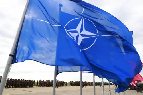 Bloomberg: la Nato riformula il concetto di mutua difesa