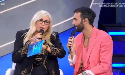 "Siamo tutti stanchi". La stoccata della Venier ad Anna Oxa
