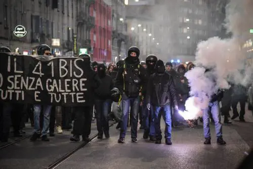 "Fermare questi cortei. Per noi commercianti danni e incassi persi"