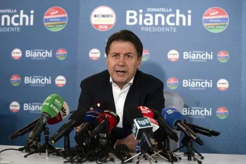 "Rimaniamo il partito dei like". L'ex deputata 5s inchioda Conte