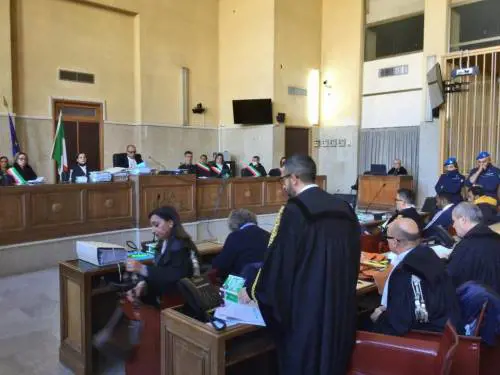 Ucciso a 19 anni perché difese la madre: ergastolo al pakistano 