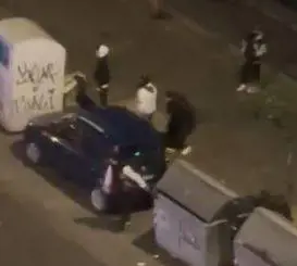 Sassaiola contro auto in transito: paura nel cuore di Napoli