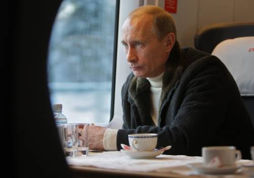 Stazioni fantasma e vagoni blindati: come si muove il treno segreto di Putin