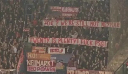 "Non siamo Neymar", la protesta dei tifosi del Bayern per il caro biglietti
