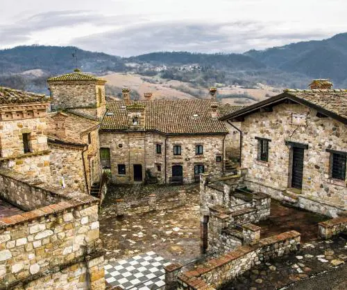 Il borgo medievale di Canossa