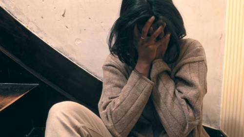 Napoli, 17enne minacciata e violentata dall'ex fidanzato: non voleva che lo lasciasse