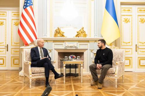 La visita di Biden a Kiev: lo show e il piano di pace cinese