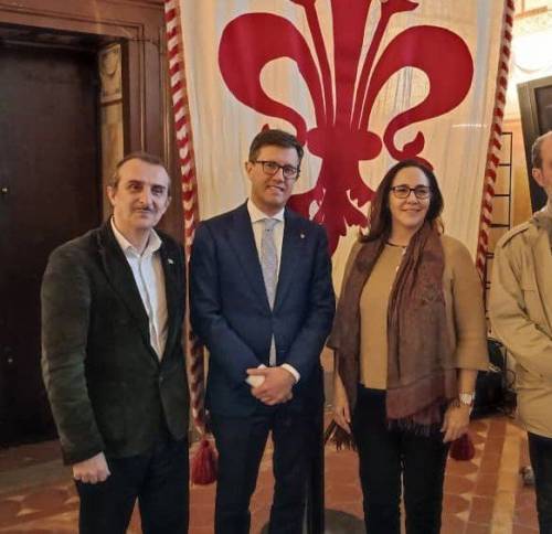 Il sindaco di Firenze Dario Nardella e il presidente del consiglio comunale Luca Milani con Mariela Castro