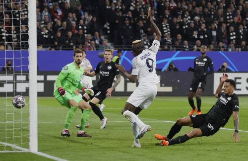 Champions, Napoli corsaro a Francoforte: supera 2-0 l'Eintracht