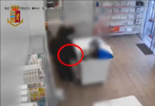Scarcerato compie 13 rapine in 18 giorni: 47enne torna dietro le sbarre
