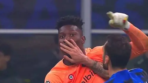 Battibecco Dzeko-Onana: "Stai zitto, torna tra i pali"