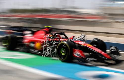 Formula 1, primo giorno di test in Bahrain: le immagini più belle