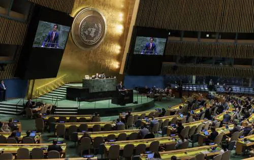 Onu, gli Usa votano contro l'integrità territoriale dell'Ucraina. Trump: "Fine guerra possibile entro settimane" 