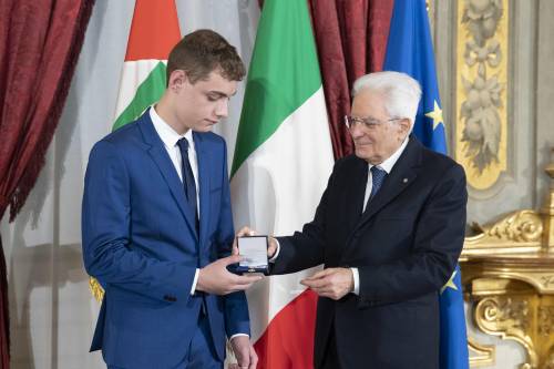 Le immagini della consegna delle onorificenze da parte del presidente Mattarella