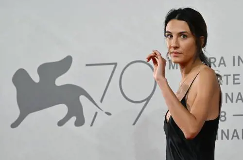 Carolina Cavalli e Pietro Castellitto sanno guardare gli errori della vita