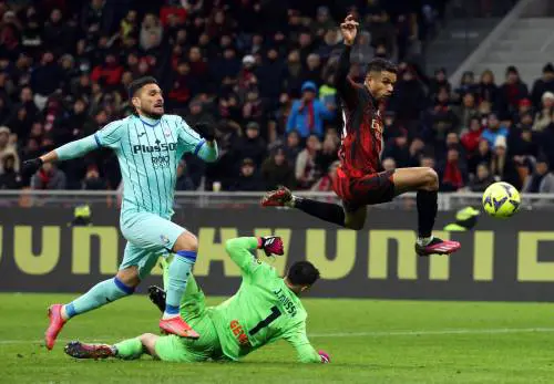 Il Milan azzanna l’Atalanta. Theo Hernandez e Messias sugli scudi