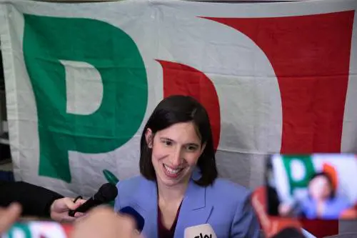 “Sono mica tutti Boccia…”. Così Schlein irrideva i suoi futuri “sponsor”