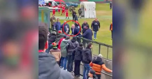 Il "presidente-lama" tutto liti e... sputi