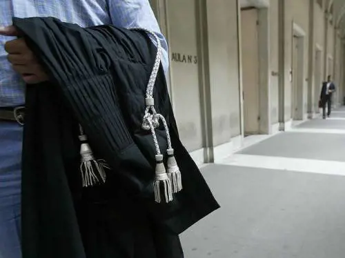 Malata di tumore muore senza vedere il figlio. Il giudice "aveva preso tempo"