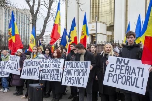 Filorussi tentano irruzione nella sede del governo. Scontri e arresti in Moldavia