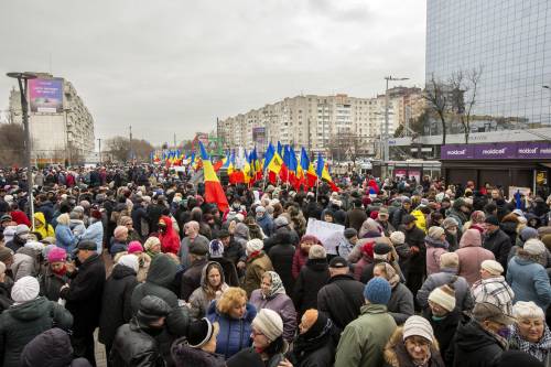 Moldavia a un bivio: la piazza filorussa assalta il governo. Mosca vuole il golpe