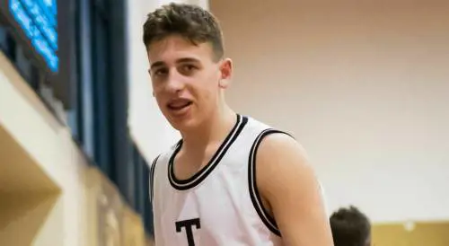 Meningite, muore a 17 anni. Paura per i 265 contatti