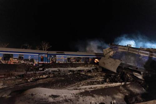 Le immagini del terribile incidente ferroviario in Grecia