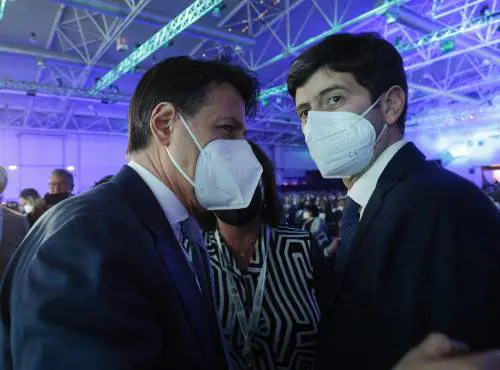 Covid, zona rossa e bugie. Conte e Speranza dai pm