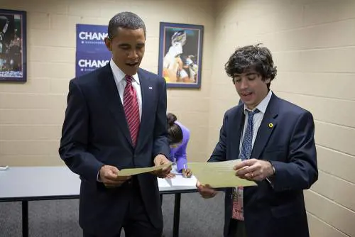 Quelle sponde americane nell'ascesa di Elly. Il ruolo della società dell'ex guru di Obama