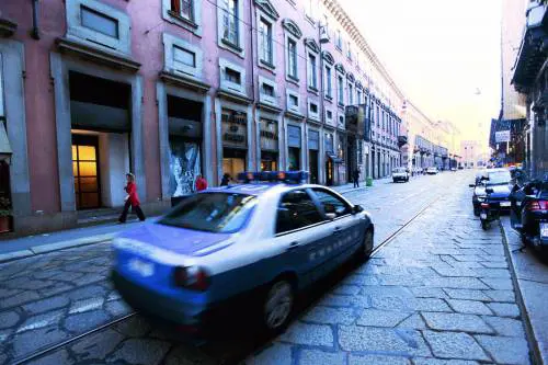 Si finge volontaria della parrocchia. Deruba due anziani ed è arrestata