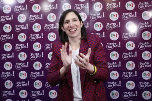 Il finto rinnovamento: Schlein riapre la Ditta con gli ex pci di Art. 1