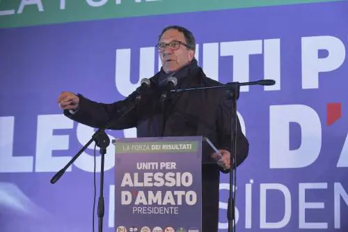 Morte al Senato: suicida il pd Astorre. Aperta un'inchiesta Il dolore bipartisan dei politici sotto choc