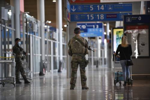 Il ministro libico a Parigi fermato in aeroporto "In valigia 500mila euro"