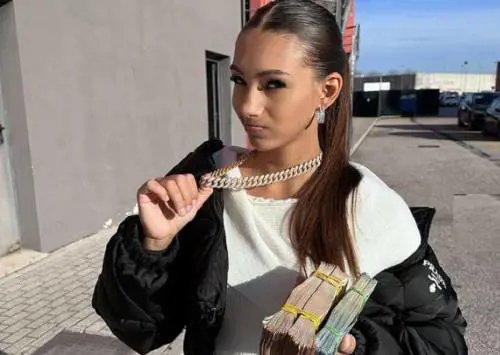 "Ho speso 30mila euro in quattro giorni". Bufera sulla tiktoker Giulia Ottorini